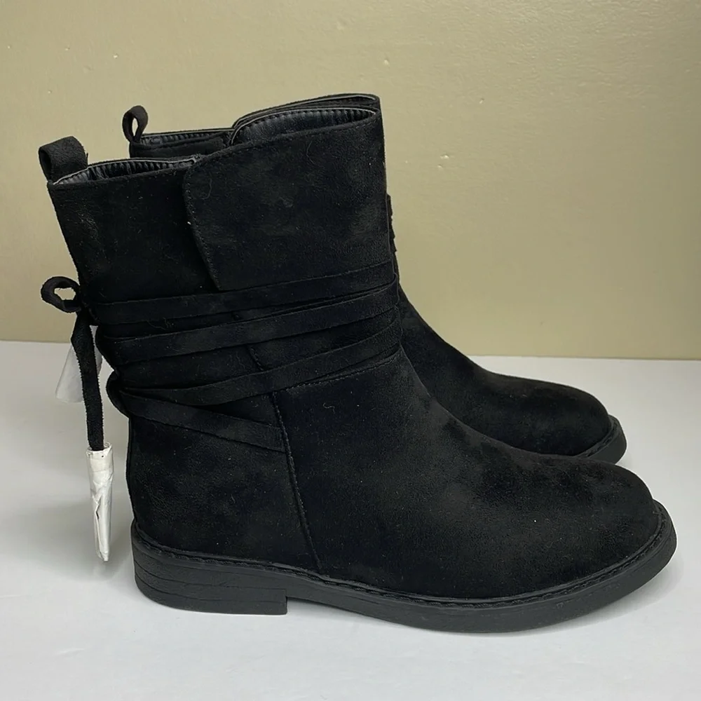 AMANDA BLU Ankle Boots KINGSTON Black Vegan Suede Side Zipper Tassel Detail 6